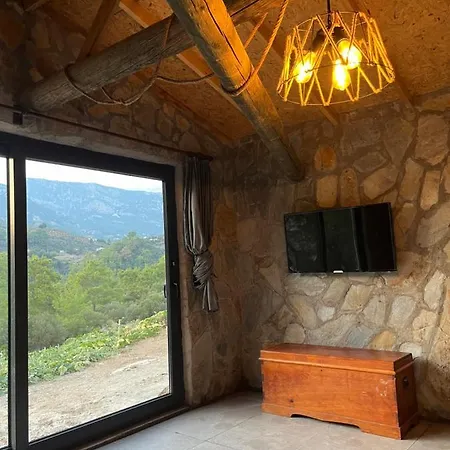 Chalet Olympos Ceratonia Dag Evi Kumluca