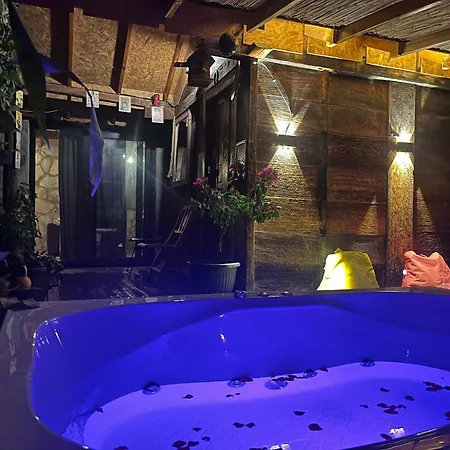 Olympos Ceratonia Dag Evi Chalet